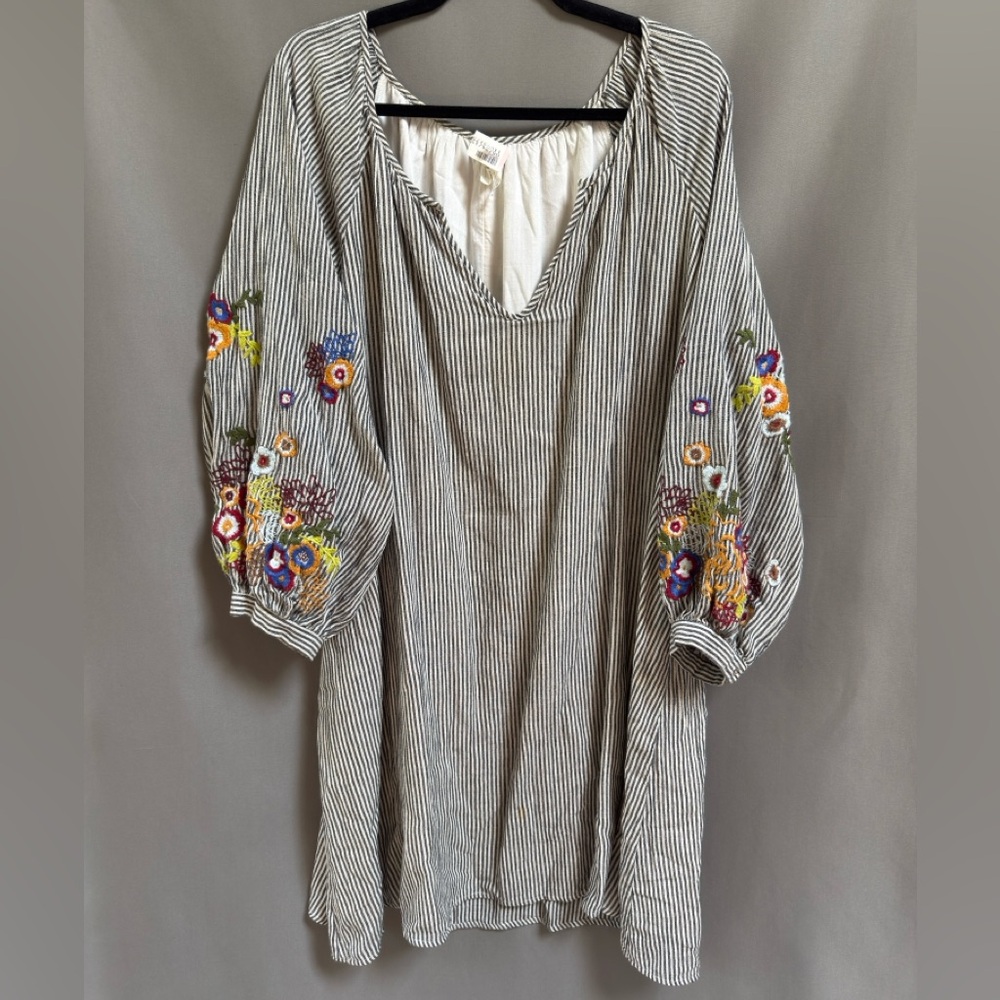 Striped Embroidered Puff-Sleeve Dress - Black & White